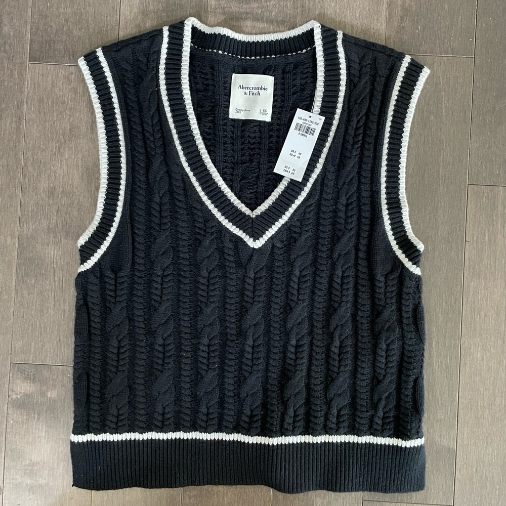 Abercrombie & Fitch cable knit sweater vest, black/white , Size XS